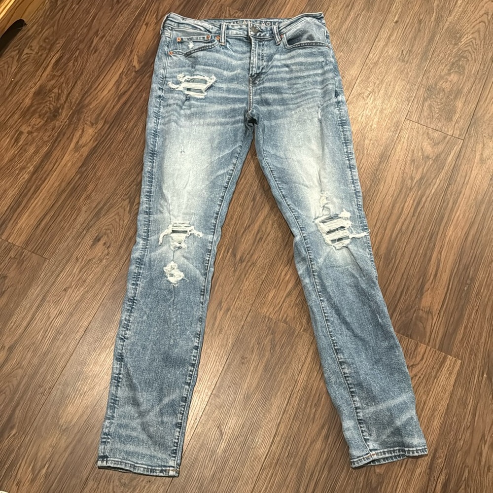 American Eagle Outfitters Light Wash Distressed Skinny Jeans